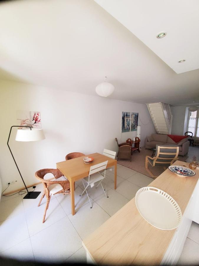La Maison De Ville 76M2 Avec Terrasse De 22M2 La Rochelle  Exterior foto